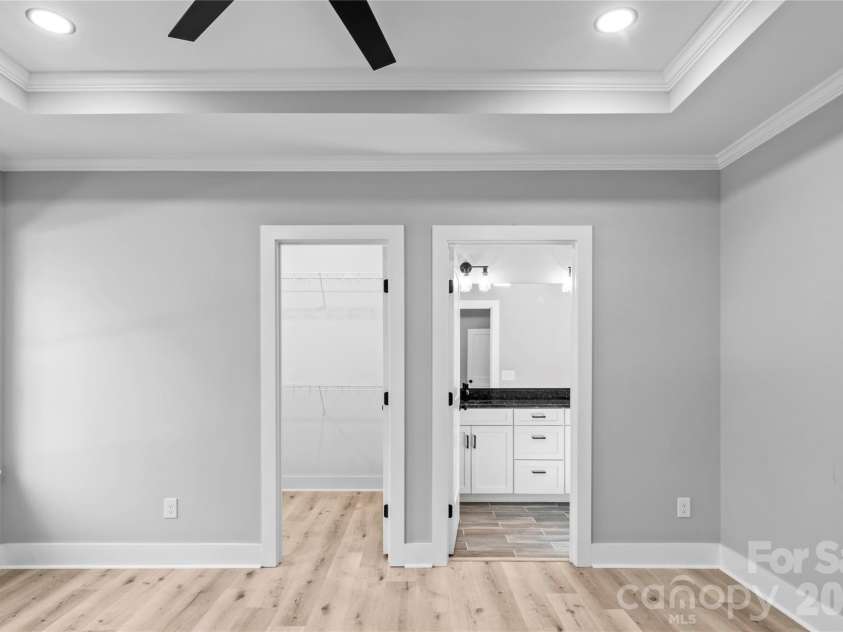 2303 Frederick Drive, Winston Salem, NC 27103.  MLS# CAR4430958, YatesRealty ID 54506. 