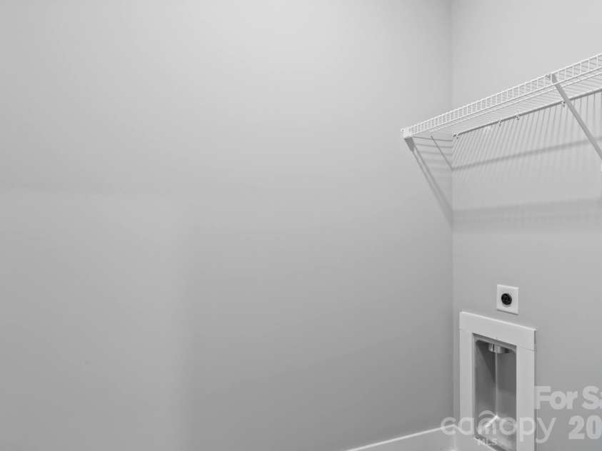 2303 Frederick Drive, Winston Salem, NC 27103.  MLS# CAR4430958, YatesRealty ID 54506. 