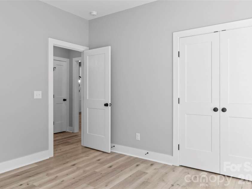 2303 Frederick Drive, Winston Salem, NC 27103.  MLS# CAR4430958, YatesRealty ID 54506. 