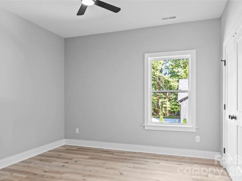 2303 Frederick Drive, Winston Salem, NC 27103.  MLS# CAR4430958, YatesRealty ID 54506. 