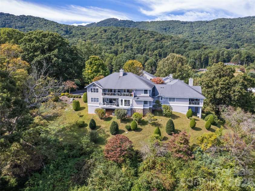 360 Skylark Lane, Waynesville, NC 28786.  MLS# CAR4430961, YatesRealty ID 54507. 