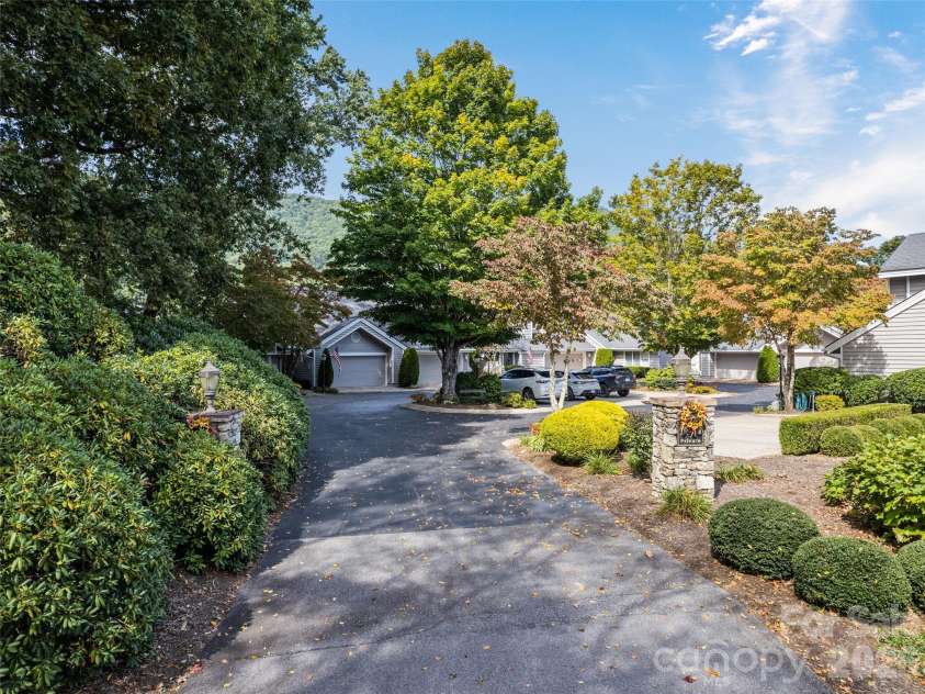 360 Skylark Lane, Waynesville, NC 28786.  MLS# CAR4430961, YatesRealty ID 54507. 