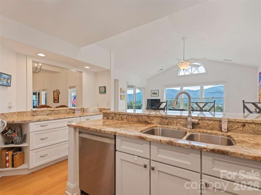 360 Skylark Lane, Waynesville, NC 28786.  MLS# CAR4430961, YatesRealty ID 54507. 