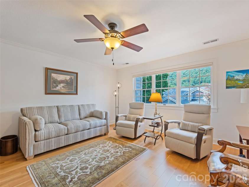 360 Skylark Lane, Waynesville, NC 28786.  MLS# CAR4430961, YatesRealty ID 54507. 