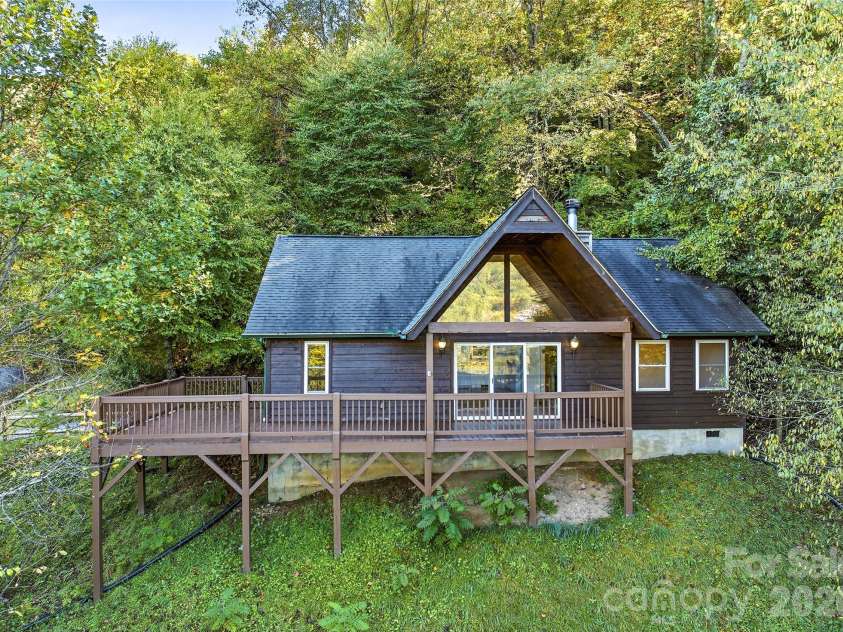 144 Appalachian Trail, Maggie Valley, NC 28751.  MLS# CAR4429734, YatesRealty ID 54509. 