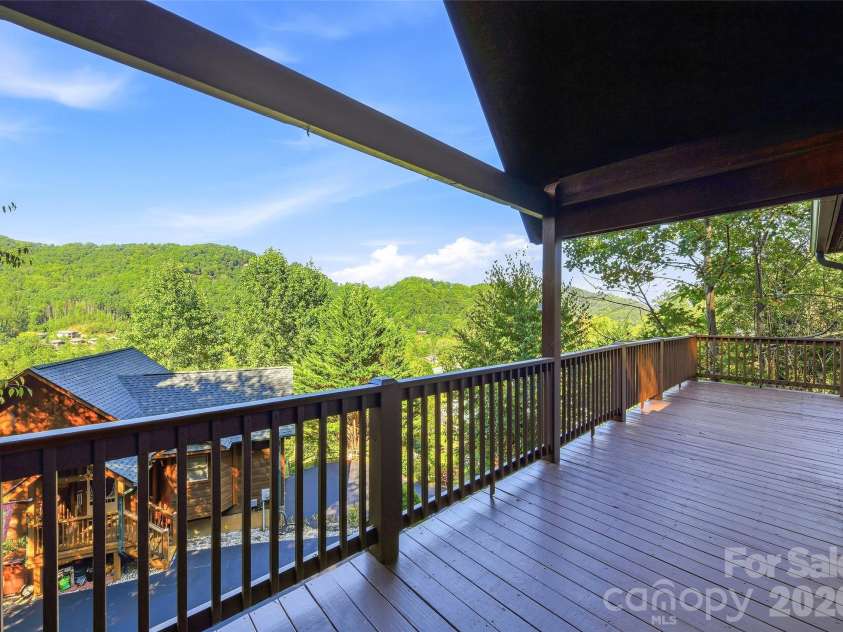 144 Appalachian Trail, Maggie Valley, NC 28751.  MLS# CAR4429734, YatesRealty ID 54509. 