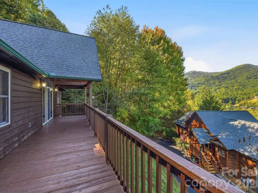 144 Appalachian Trail, Maggie Valley, NC 28751.  MLS# CAR4429734, YatesRealty ID 54509. 