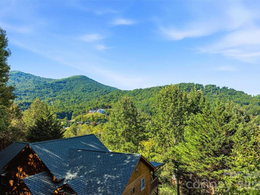 144 Appalachian Trail, Maggie Valley, NC 28751.  MLS# CAR4429734, YatesRealty ID 54509. 