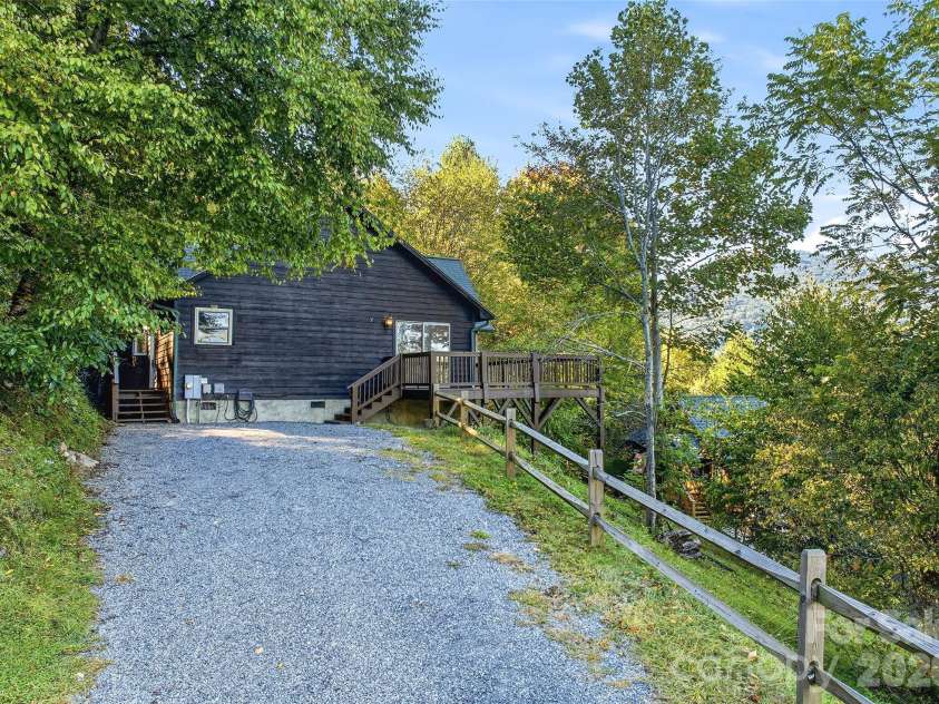 144 Appalachian Trail, Maggie Valley, NC 28751.  MLS# CAR4429734, YatesRealty ID 54509. Accessible Gravel Driveway