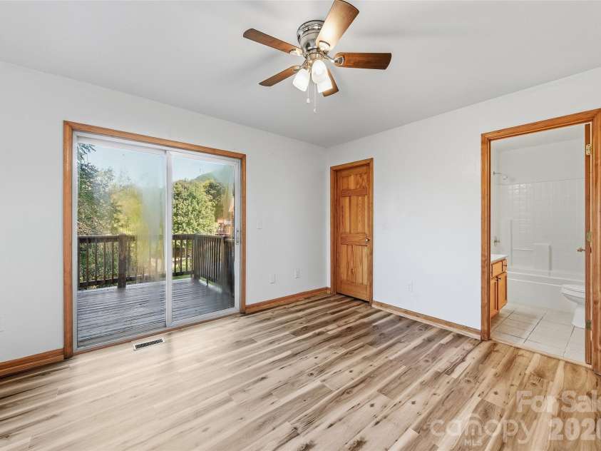 144 Appalachian Trail, Maggie Valley, NC 28751.  MLS# CAR4429734, YatesRealty ID 54509. Primary Ensuite Bedroom