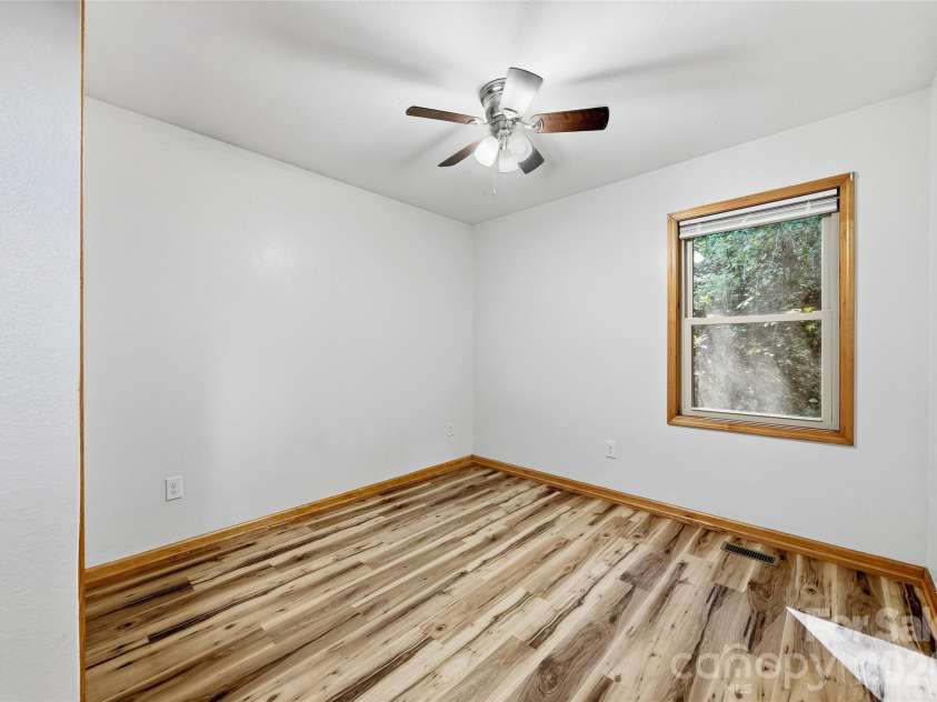 144 Appalachian Trail, Maggie Valley, NC 28751.  MLS# CAR4429734, YatesRealty ID 54509. Secondary Bedroom