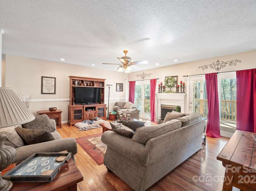 141 Spring Street, Hudson, NC 28638.  MLS# CAR4233330, YatesRealty ID 5451. 