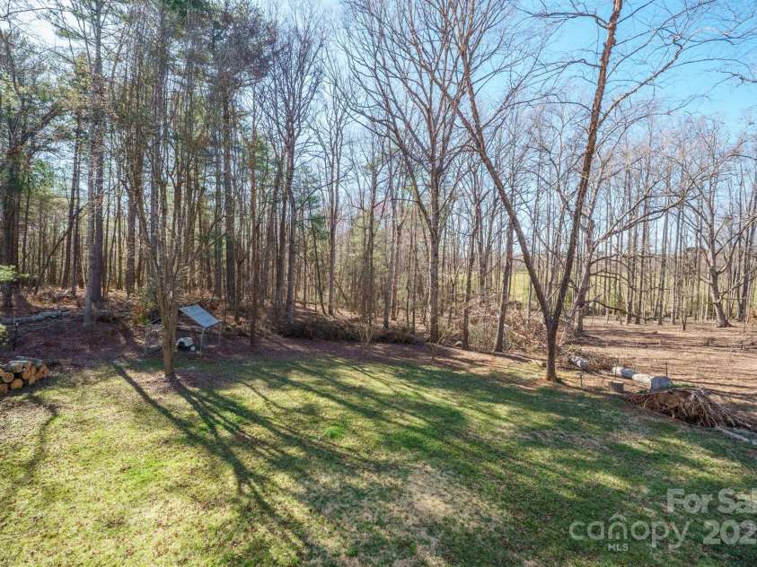 141 Spring Street, Hudson, NC 28638.  MLS# CAR4233330, YatesRealty ID 5451. 