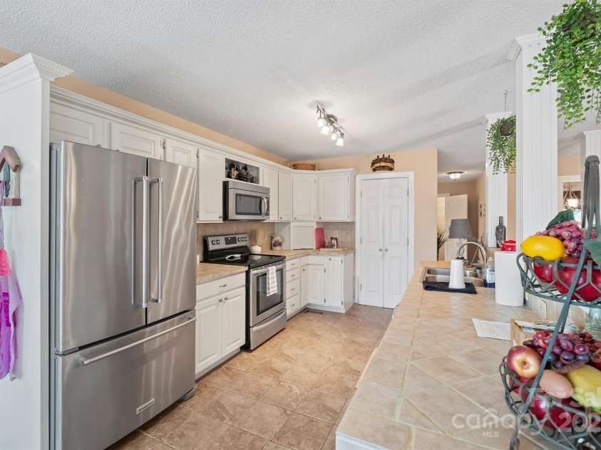 141 Spring Street, Hudson, NC 28638.  MLS# CAR4233330, YatesRealty ID 5451. 