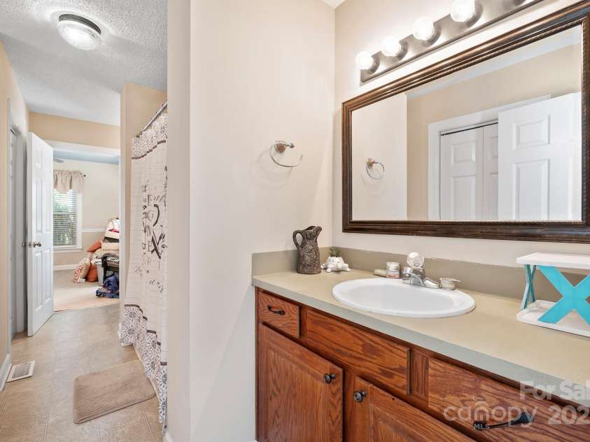 141 Spring Street, Hudson, NC 28638.  MLS# CAR4233330, YatesRealty ID 5451. 