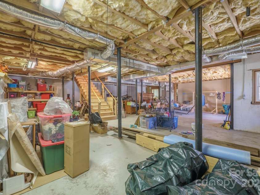 141 Spring Street, Hudson, NC 28638.  MLS# CAR4233330, YatesRealty ID 5451. 