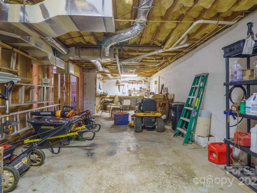 141 Spring Street, Hudson, NC 28638.  MLS# CAR4233330, YatesRealty ID 5451. 