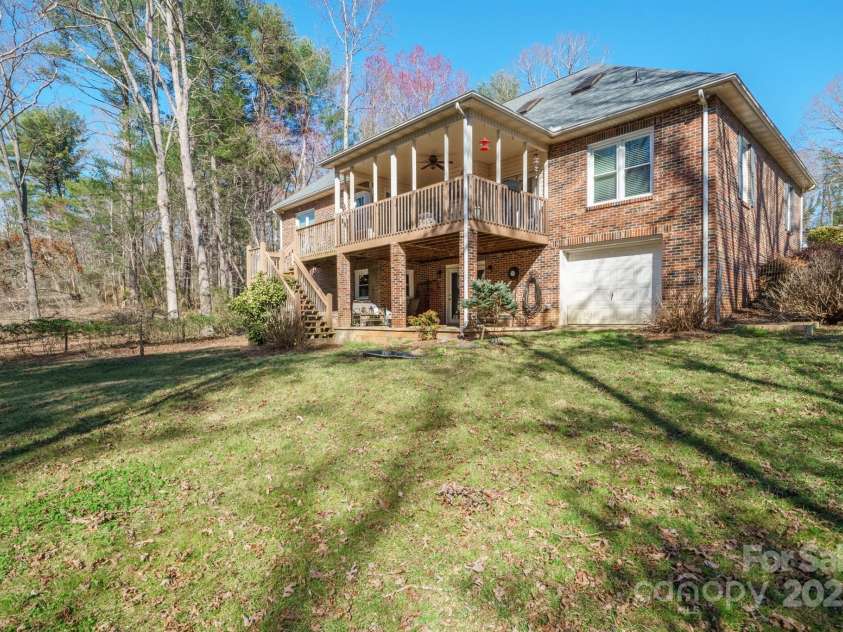141 Spring Street, Hudson, NC 28638.  MLS# CAR4233330, YatesRealty ID 5451. 