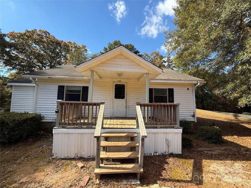 175 Rush Loop Road, Mount Gilead, NC 27306.  MLS# CAR4319543, YatesRealty ID 5451. Front of House