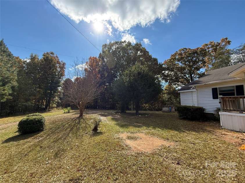 175 Rush Loop Road, Mount Gilead, NC 27306.  MLS# CAR4319543, YatesRealty ID 5451. Front Yard View