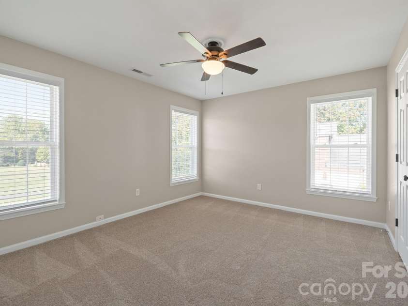 110 Fox Den Circle, Statesville, NC 28677.  MLS# CAR4430080, YatesRealty ID 54511. 