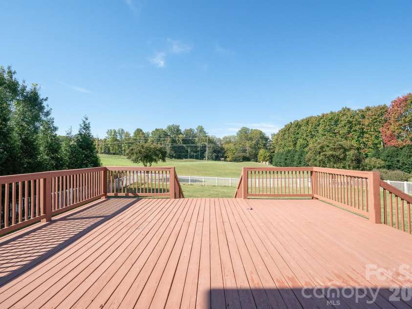 110 Fox Den Circle, Statesville, NC 28677.  MLS# CAR4430080, YatesRealty ID 54511. 