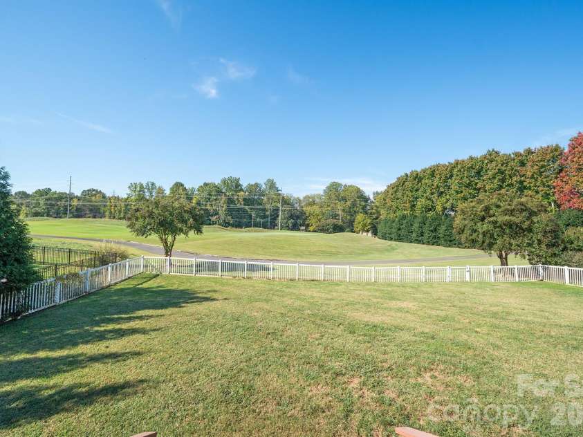 110 Fox Den Circle, Statesville, NC 28677.  MLS# CAR4430080, YatesRealty ID 54511. 