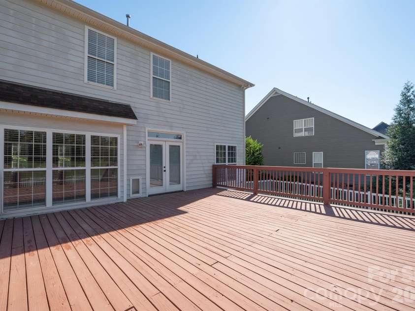 110 Fox Den Circle, Statesville, NC 28677.  MLS# CAR4430080, YatesRealty ID 54511. 