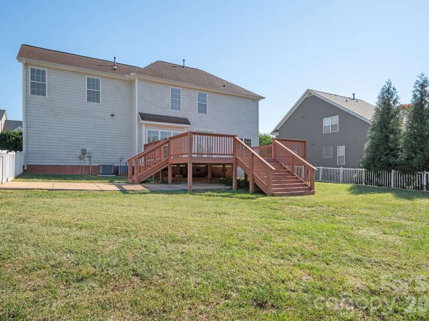 110 Fox Den Circle, Statesville, NC 28677.  MLS# CAR4430080, YatesRealty ID 54511. 