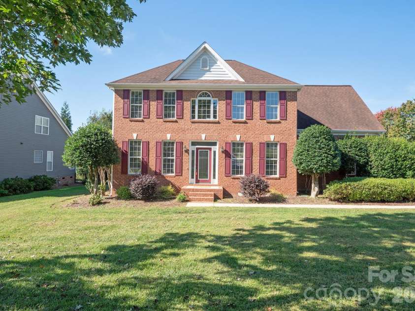 110 Fox Den Circle, Statesville, NC 28677.  MLS# CAR4430080, YatesRealty ID 54511. 