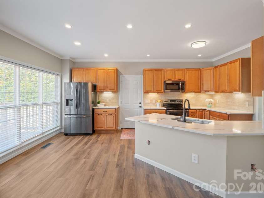 110 Fox Den Circle, Statesville, NC 28677.  MLS# CAR4430080, YatesRealty ID 54511. 