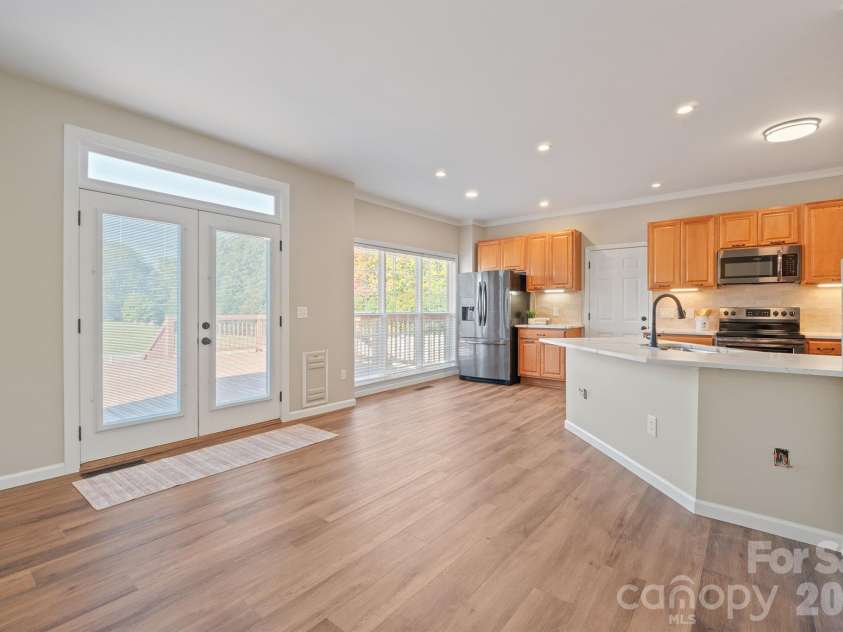 110 Fox Den Circle, Statesville, NC 28677.  MLS# CAR4430080, YatesRealty ID 54511. 