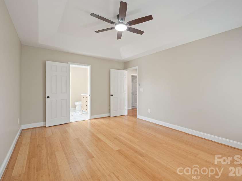 110 Fox Den Circle, Statesville, NC 28677.  MLS# CAR4430080, YatesRealty ID 54511. 