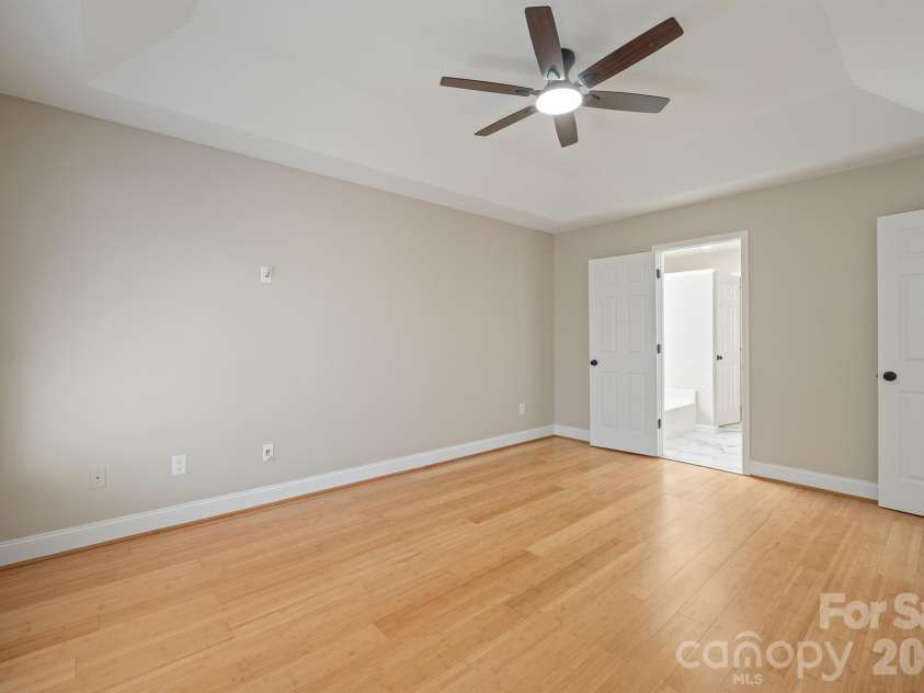 110 Fox Den Circle, Statesville, NC 28677.  MLS# CAR4430080, YatesRealty ID 54511. 
