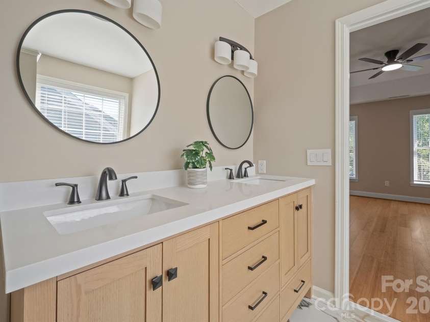 110 Fox Den Circle, Statesville, NC 28677.  MLS# CAR4430080, YatesRealty ID 54511. 