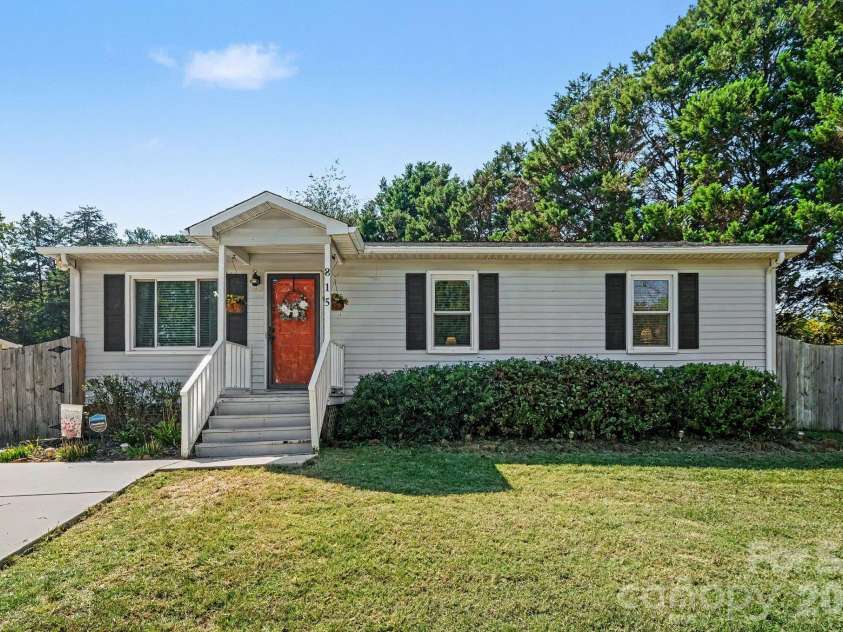 815 Mooresville Road, Salisbury, NC 28144.  MLS# CAR4430898, YatesRealty ID 54512. 
