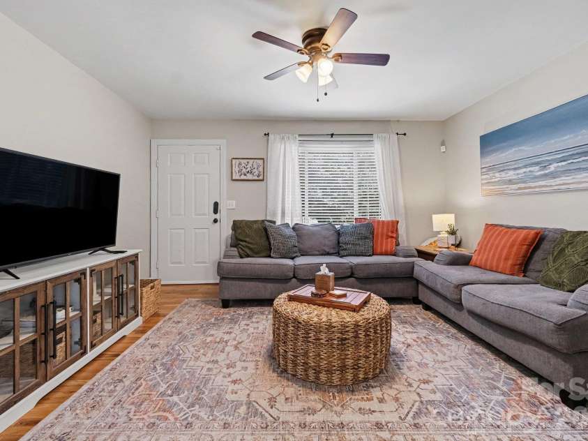 815 Mooresville Road, Salisbury, NC 28144.  MLS# CAR4430898, YatesRealty ID 54512. 