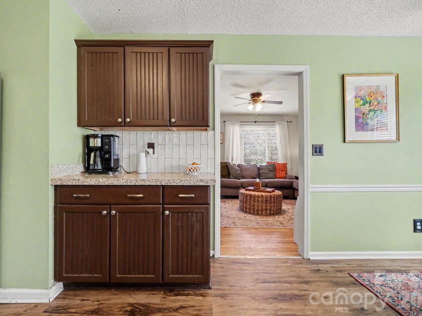 815 Mooresville Road, Salisbury, NC 28144.  MLS# CAR4430898, YatesRealty ID 54512. 