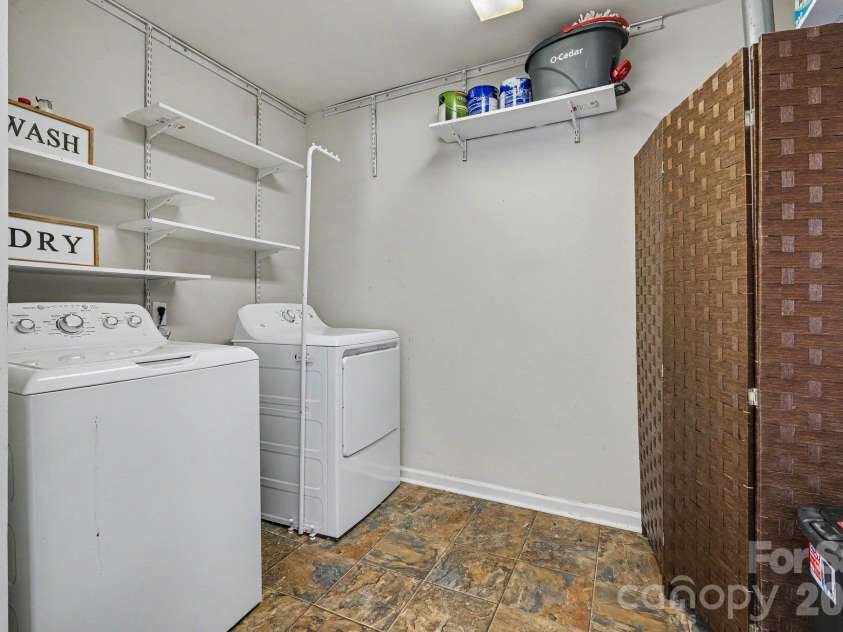 815 Mooresville Road, Salisbury, NC 28144.  MLS# CAR4430898, YatesRealty ID 54512. 