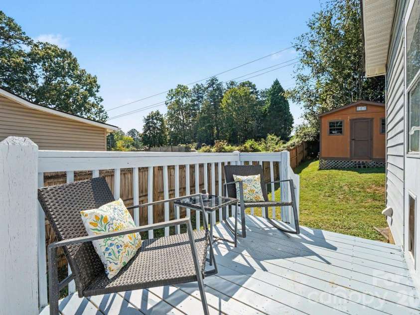 815 Mooresville Road, Salisbury, NC 28144.  MLS# CAR4430898, YatesRealty ID 54512. 