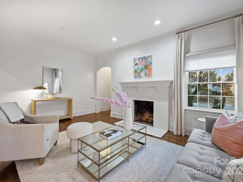 1914 Club Road, Charlotte, NC 28205.  MLS# CAR4333698, YatesRealty ID 54513. 