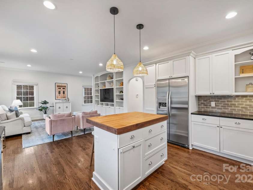 1914 Club Road, Charlotte, NC 28205.  MLS# CAR4333698, YatesRealty ID 54513. 