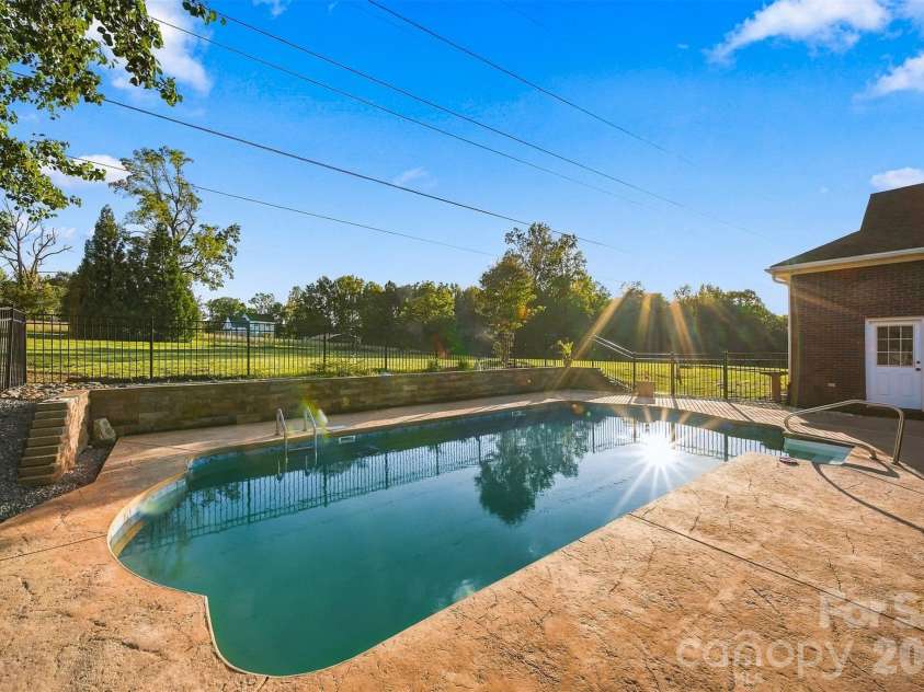 498 Johnson Dairy Road, Mooresville, NC 28115.  MLS# CAR4430458, YatesRealty ID 54513. 
