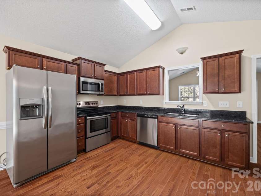 172 Pheasant Ridge Circle, York, SC 29745.  MLS# CAR4429333, YatesRealty ID 54515. 