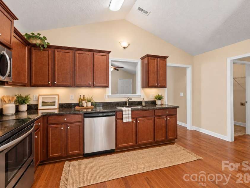 172 Pheasant Ridge Circle, York, SC 29745.  MLS# CAR4429333, YatesRealty ID 54515. 