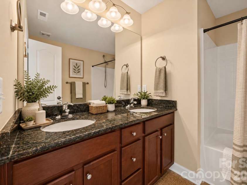 172 Pheasant Ridge Circle, York, SC 29745.  MLS# CAR4429333, YatesRealty ID 54515. 