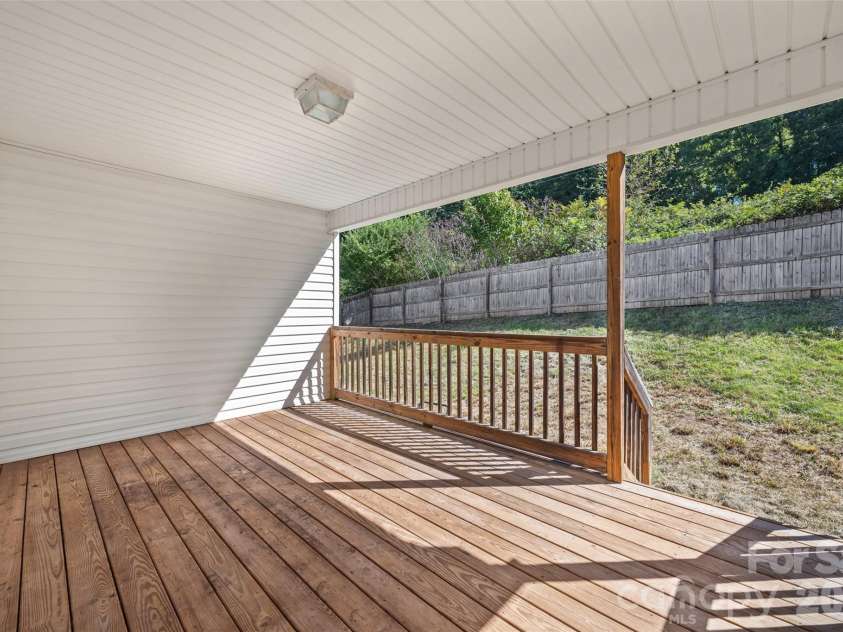 172 Pheasant Ridge Circle, York, SC 29745.  MLS# CAR4429333, YatesRealty ID 54515. 