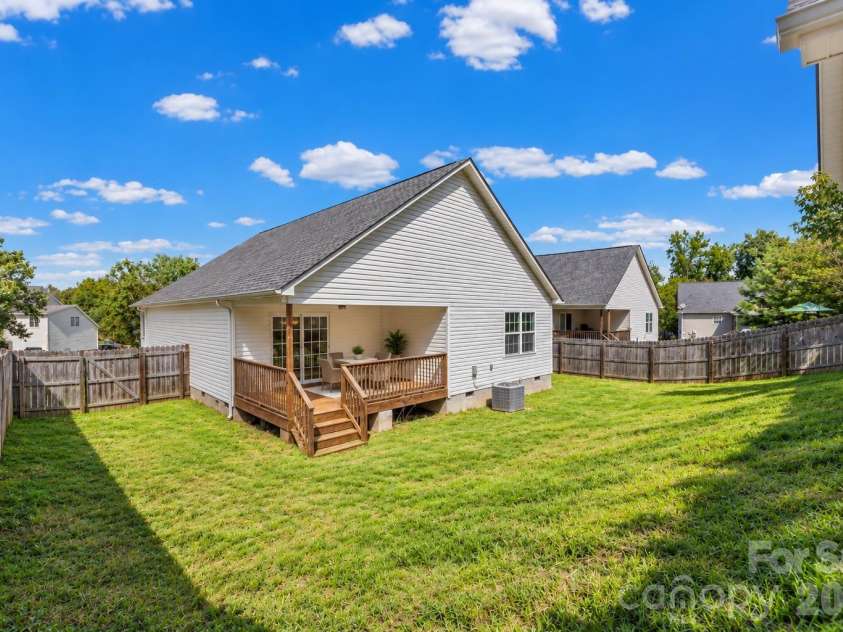 172 Pheasant Ridge Circle, York, SC 29745.  MLS# CAR4429333, YatesRealty ID 54515. 