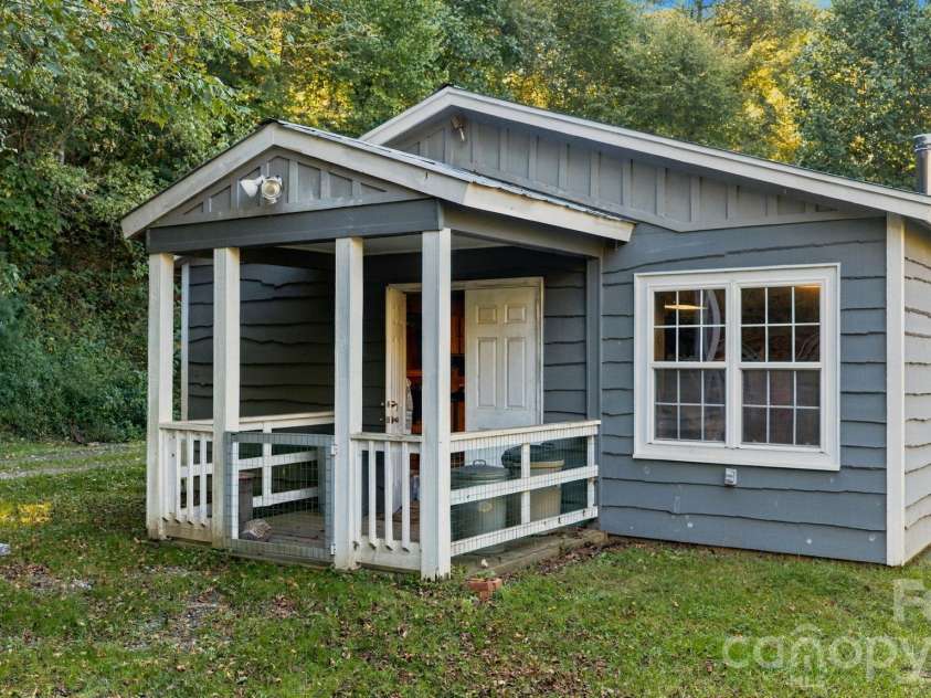 241 Standing Rock Cove, Clyde, NC 28721.  MLS# CAR4429163, YatesRealty ID 54517. 