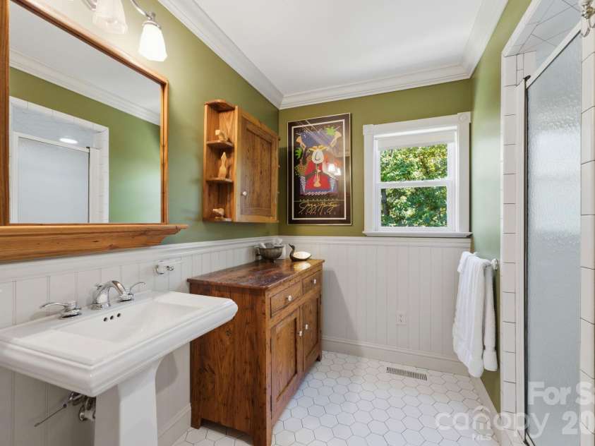 241 Standing Rock Cove, Clyde, NC 28721.  MLS# CAR4429163, YatesRealty ID 54517. 